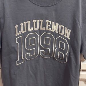 lululemon athletica Gray Short Sleeve Tee